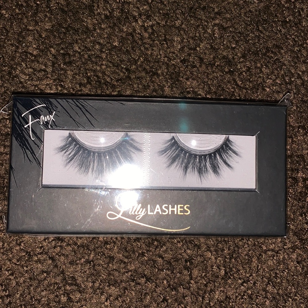 Lilly lashes